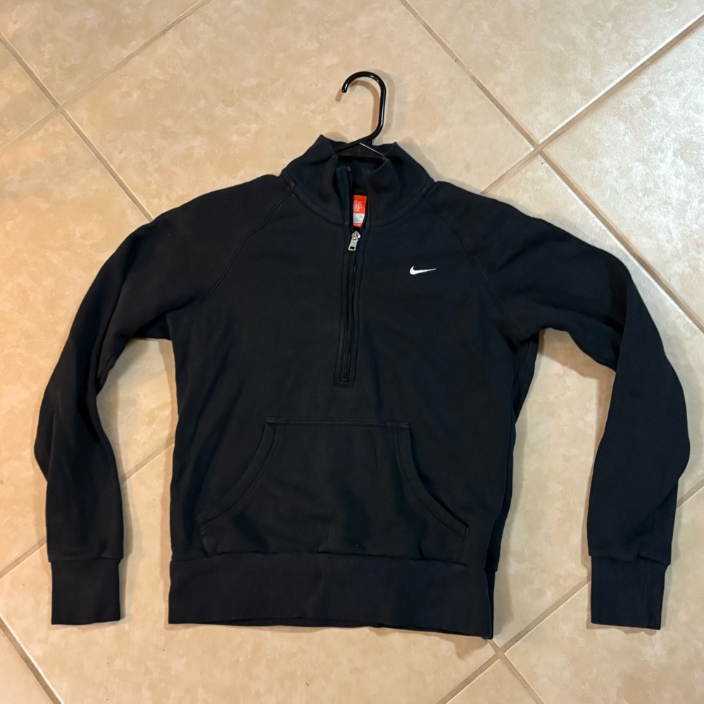 Nike Women’s Black Fleece-Lined Half-Zip Pullover Medium